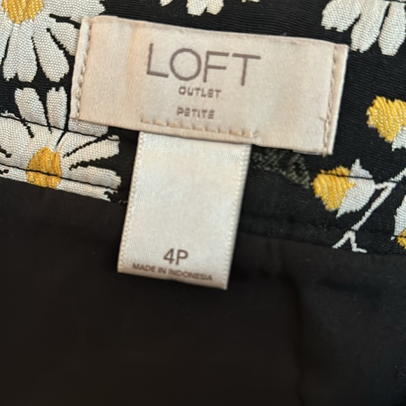 LOFT Outlet Floral Daisy Mini Skirt - Picture 6 of 7